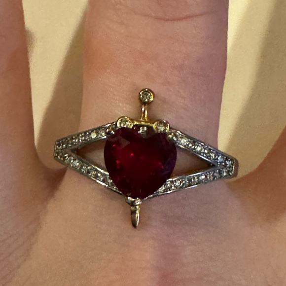 Accessories - Elegant Heart-Shaped Red and Gold Ring with Sword
